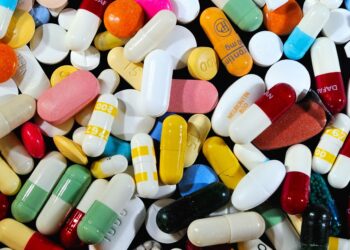 Uzmanlardan Şok Uyarı: Aç Karnına Ağrı Kesici Almak Mideyi Bitiriyor