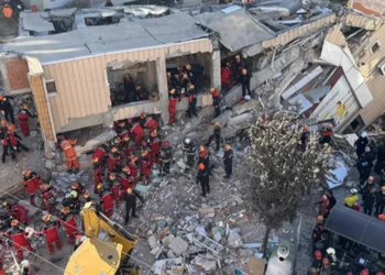 Kocaeli’de Çöken Bina Sonrası Yapısal Güvenlik Alarmı Verildi