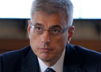 Doğum Korkusu ve Toplumsal Algı: İsteğe Bağlı Sezaryen Neden Tercih Ediliyor? 🗣️