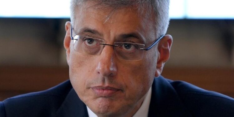 Doğum Korkusu ve Toplumsal Algı: İsteğe Bağlı Sezaryen Neden Tercih Ediliyor? 🗣️