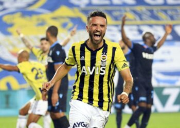 Lig İkinciliği Artık Fenerbahçe’nin Trabzonspor Düştü