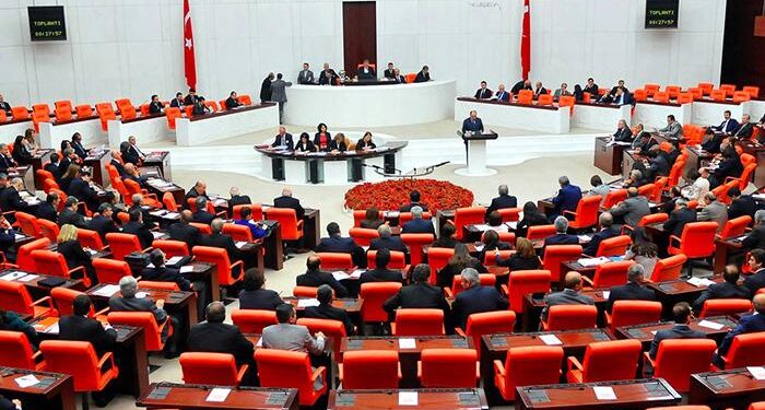 Emekli Maaş Zammı Önergesi AKP ve MHP Tarafından Reddedildi