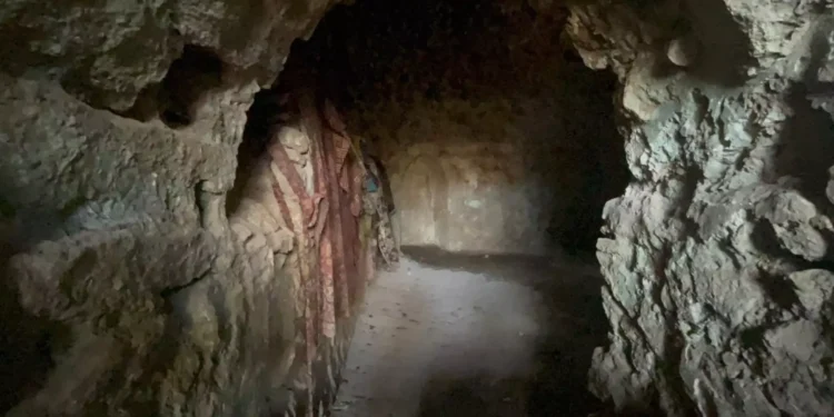 Batman Gömek Yaylası’nda Yeraltı Camisi Bulundu: Koruma Kalkanı