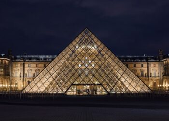 Louvre su baskını Sonrası 400 Belge Zarar Gördü: Paris Alarmda