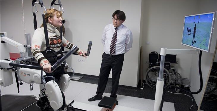 Biyonik Dış İskelet ile İnsan ve Makine Birleşiyor: Gelecek Geldi